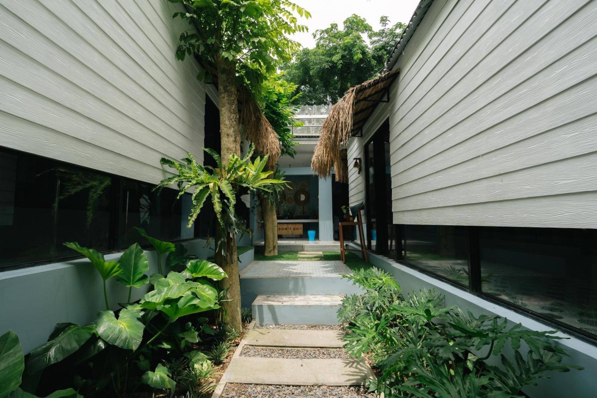 The Jungle Hostel Canggu Exterior foto