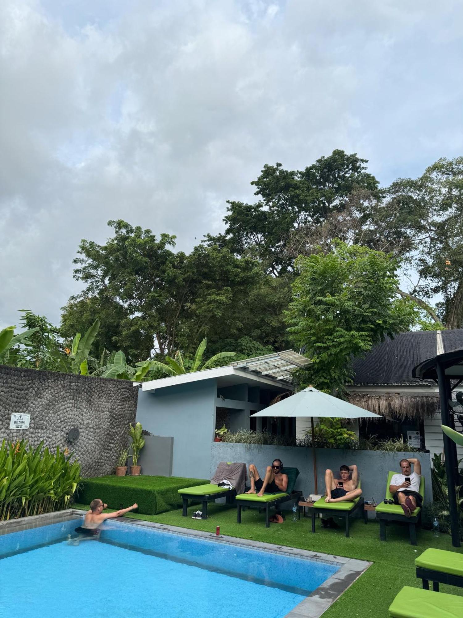 The Jungle Hostel Canggu Exterior foto
