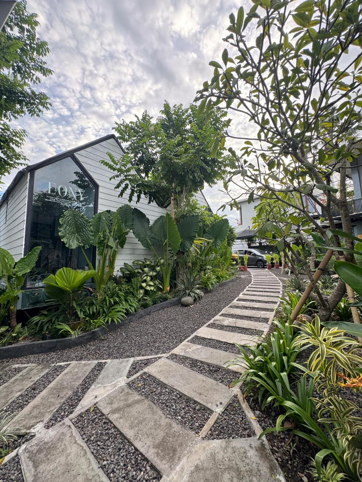 The Jungle Hostel Canggu Exterior foto